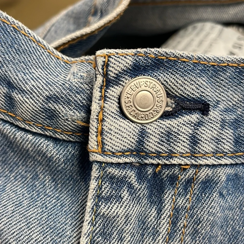 Levi’s 550 RELAXED Distressed Denim Jeans NWT 40/30